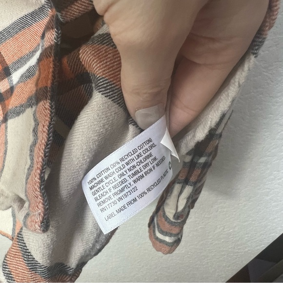 Universal Thread Flannel Shirt Size XS Beige Plaid Button Front Long Sleeve Cozy - Picture 6 of 6